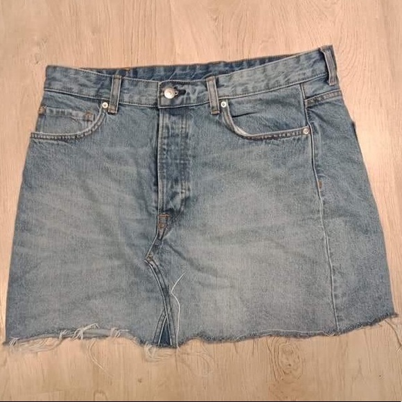 H&M Dresses & Skirts - H&M Denim Skirt Size 14